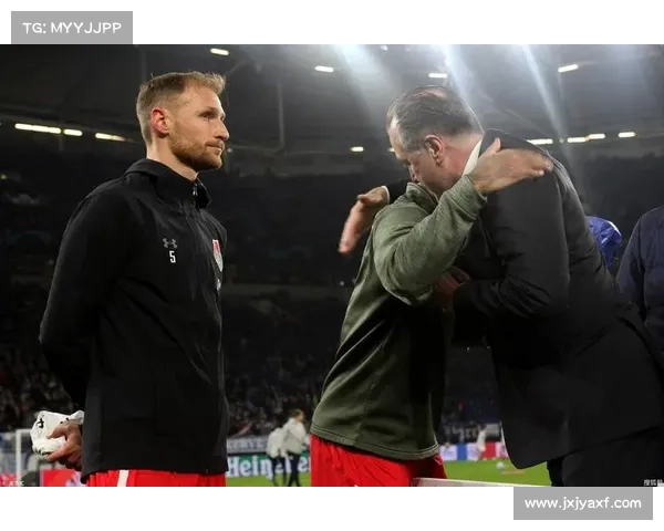 法尔范在沙尔克04体系中的核心作用与战术运转机制分析