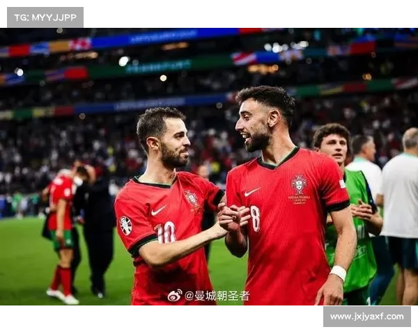 布鲁诺·费尔南德斯与球迷亲密互动分享感动瞬间 展现真诚与热情